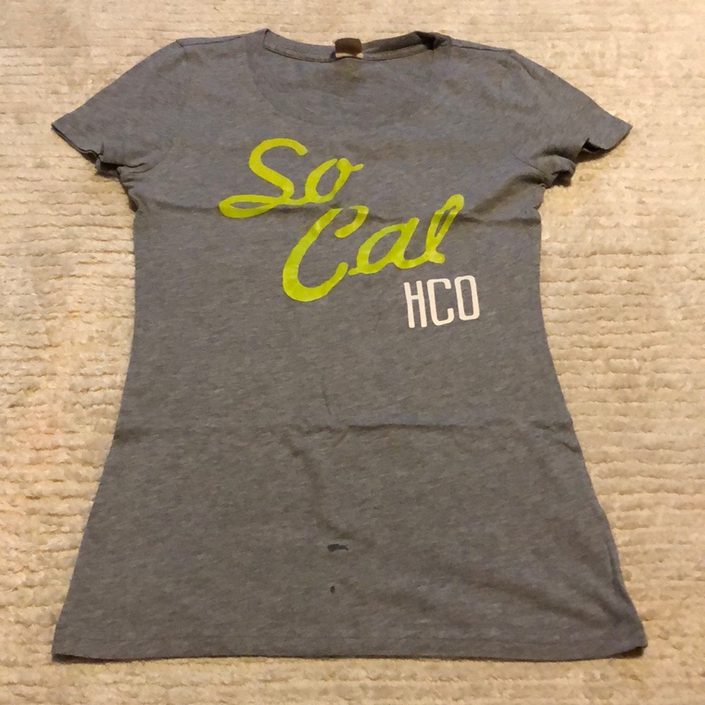 Hollister tee